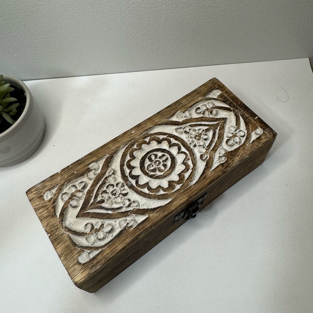 Wooden Box with Assorted Crystals - Picture 6 of 6